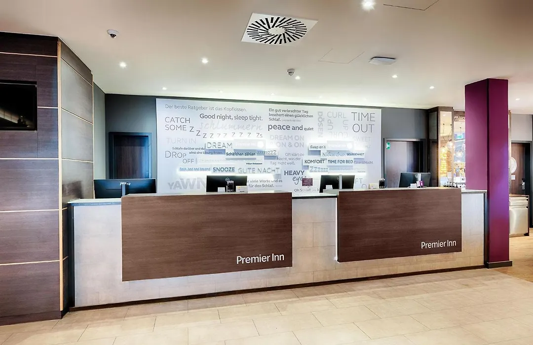 Premier Inn Köln City Centre-1